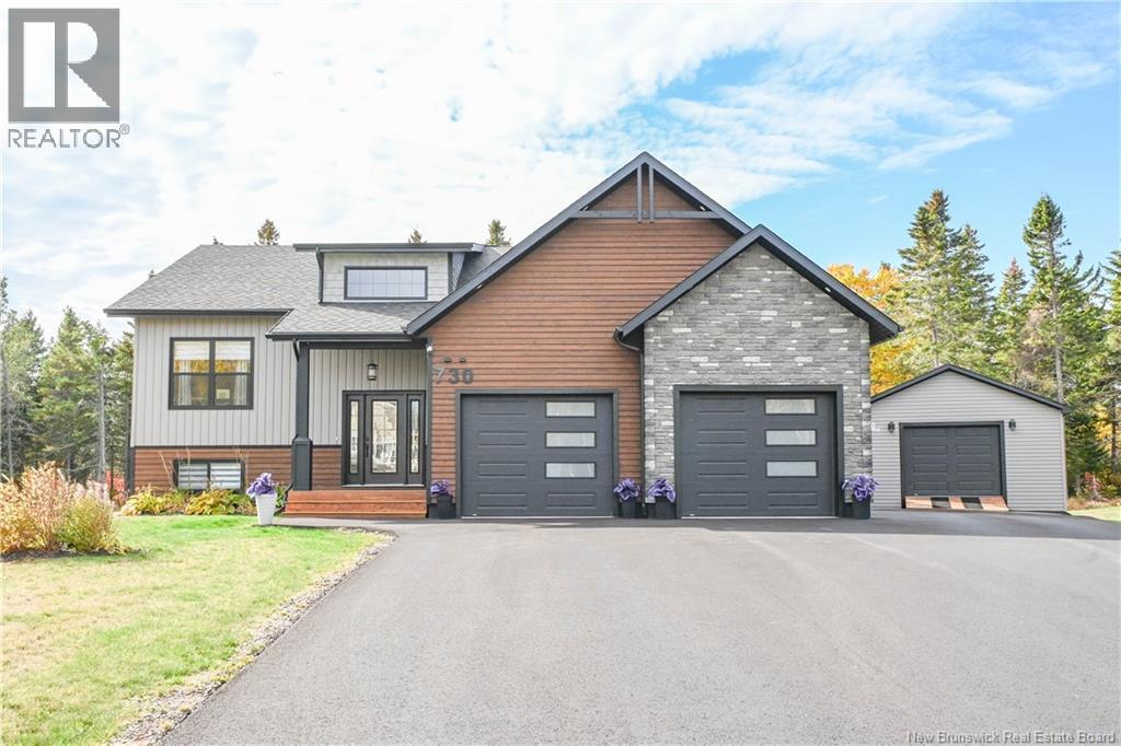 730 Rue Patrick St, Tracadie-Sheila, NB E1X 1C6