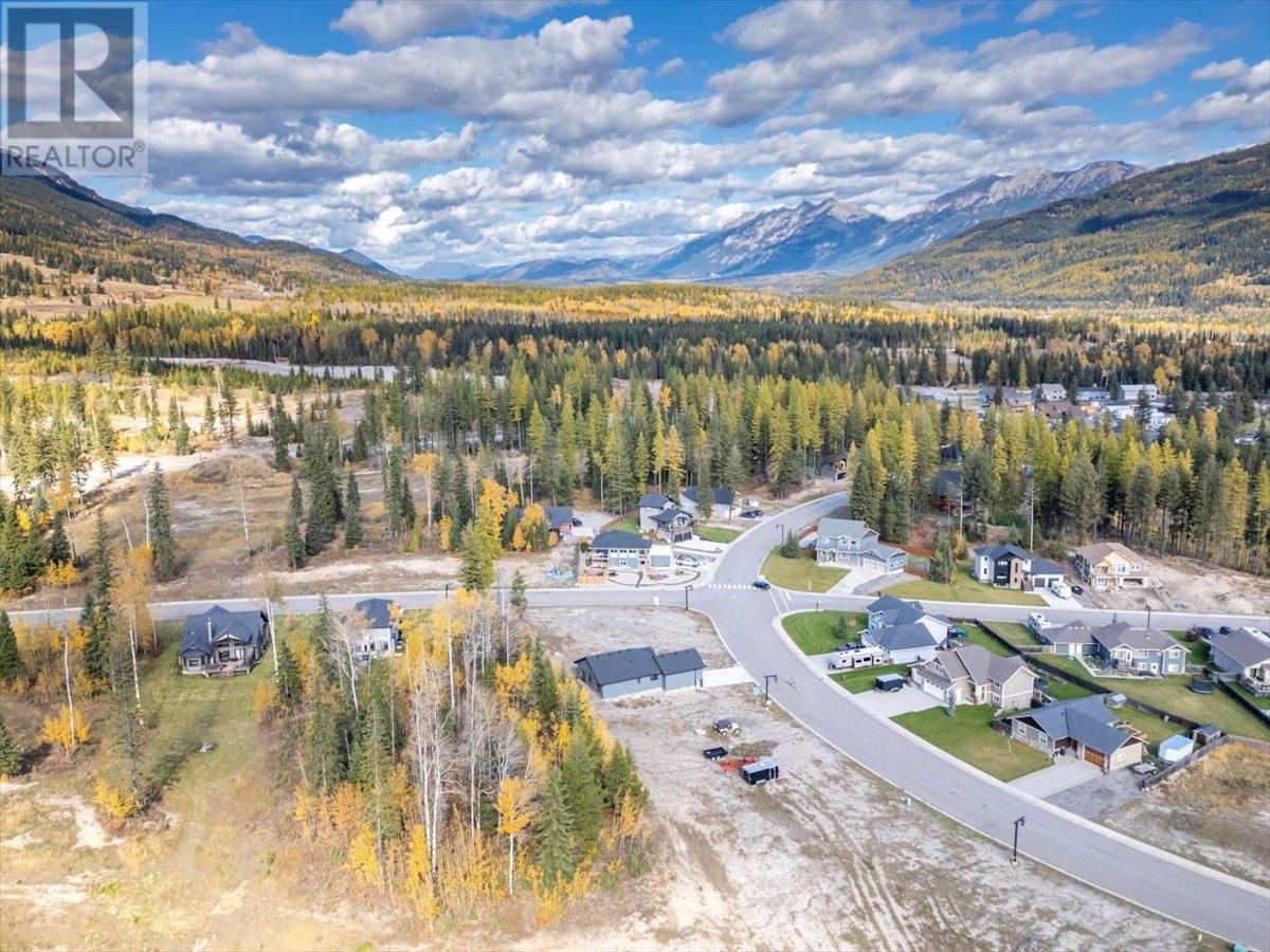 2031 Golden Eagle Dr, Sparwood, BC V0B 2G2