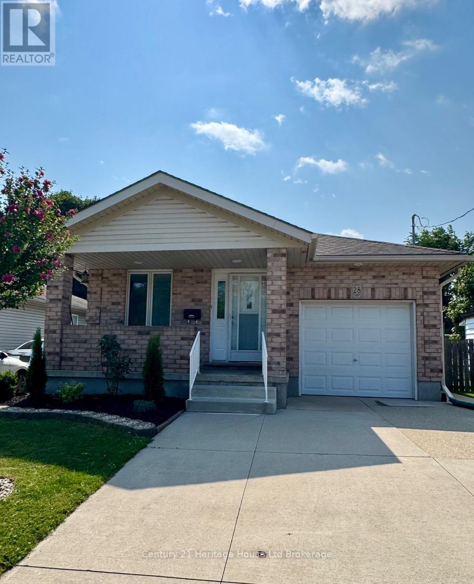 28 Teeple St, Woodstock, ON N4S 3Y7