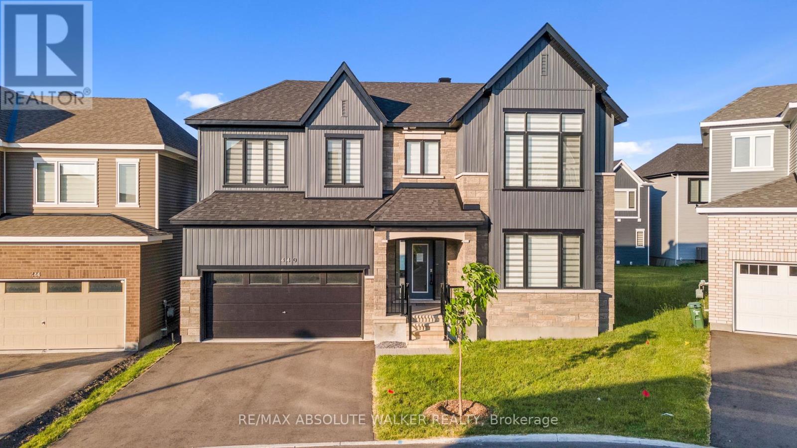 440 Appalachian Cir, Ottawa, ON K2J 6X4
