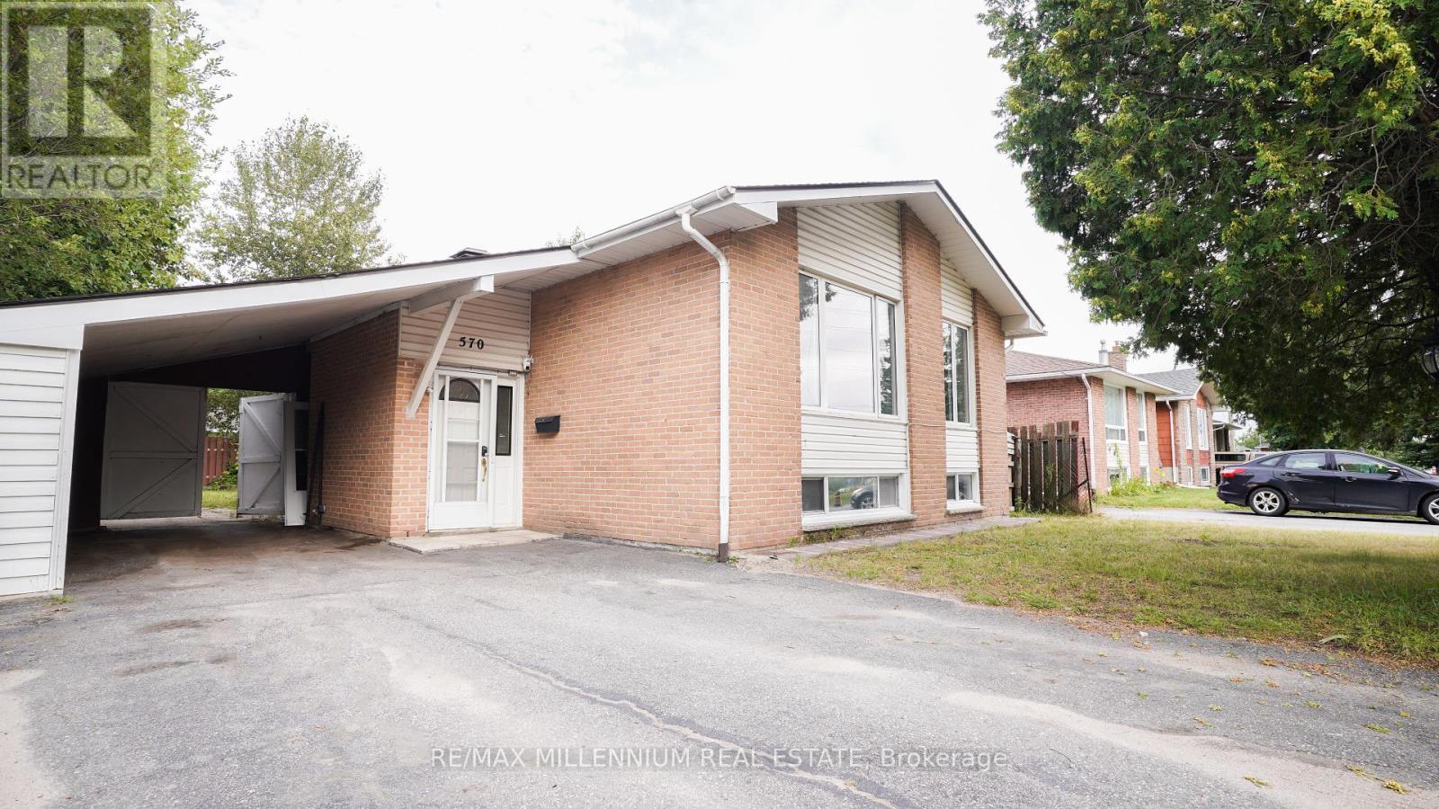 570 Wallace Rd, North Bay, ON P1A 3T3
