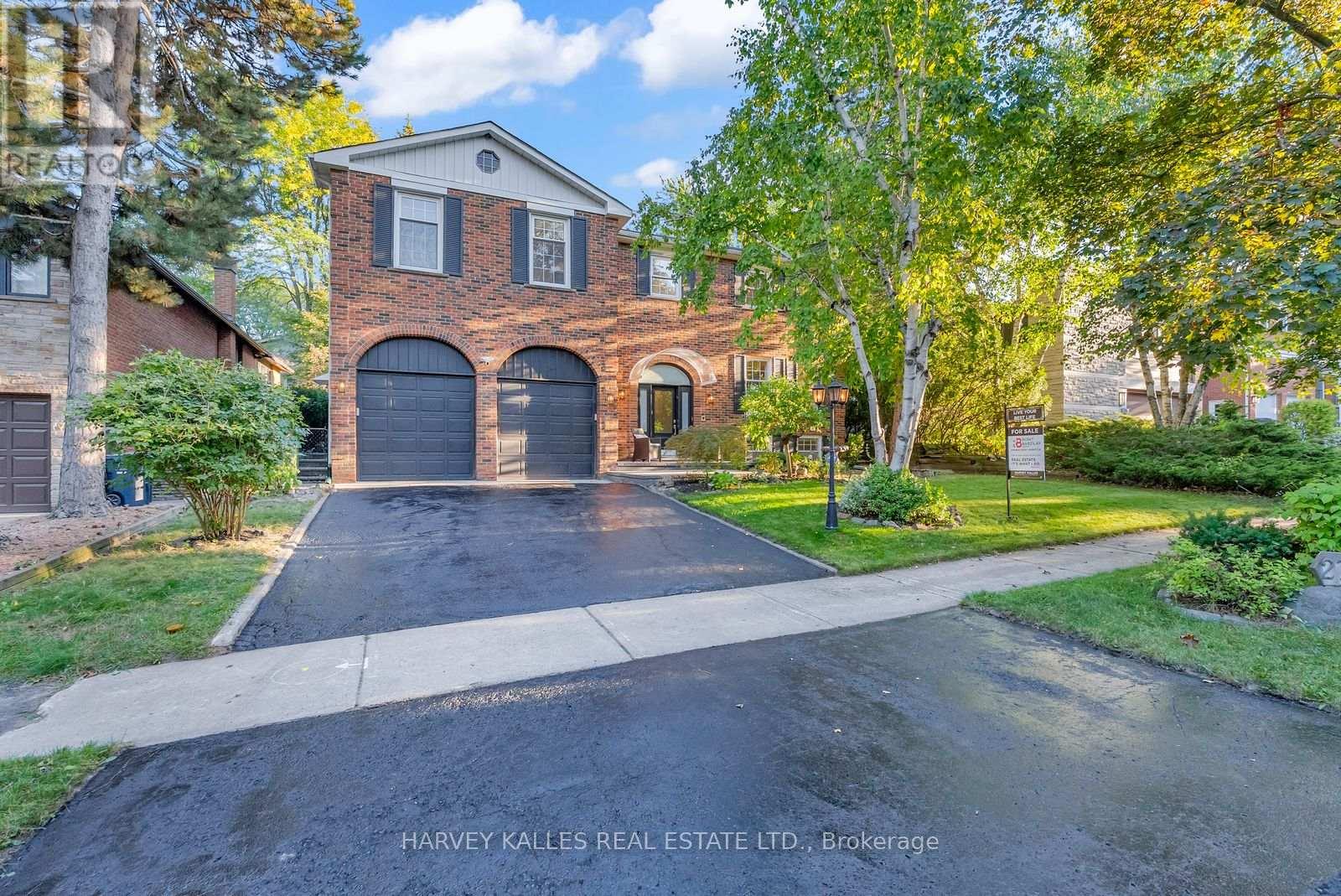 27 Bobwhite Cres, Toronto St. Andrew-windfields, ON M2L 2E2
