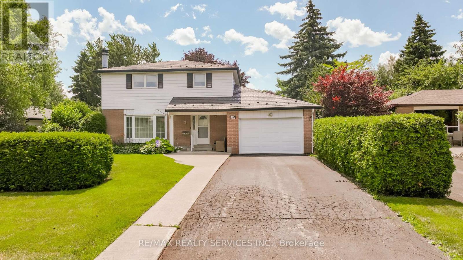 39 Dunblaine Cres, Brampton, ON L6T 3H1