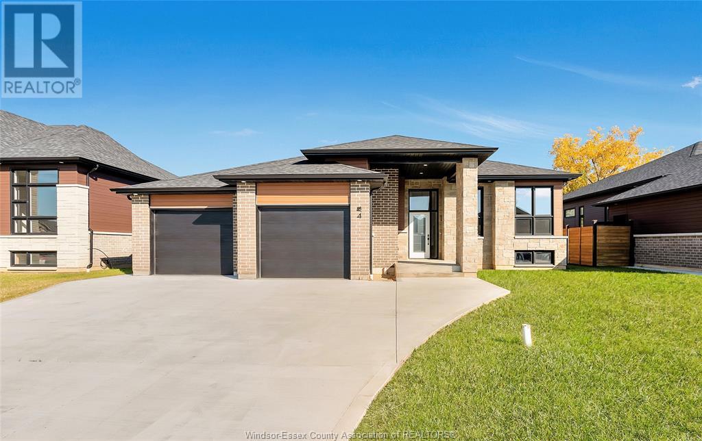 4 Woodland St, Kingsville, ON N9Y 0A9