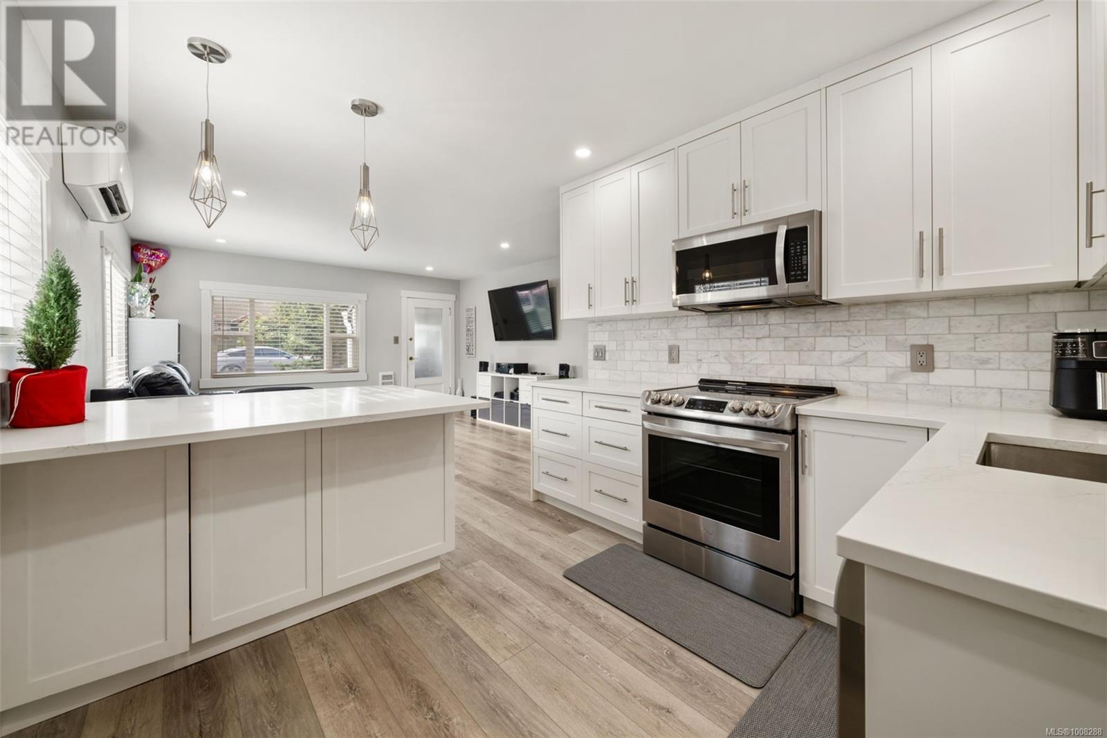 450 Obed Ave, Saanich, BC V9A 1K5