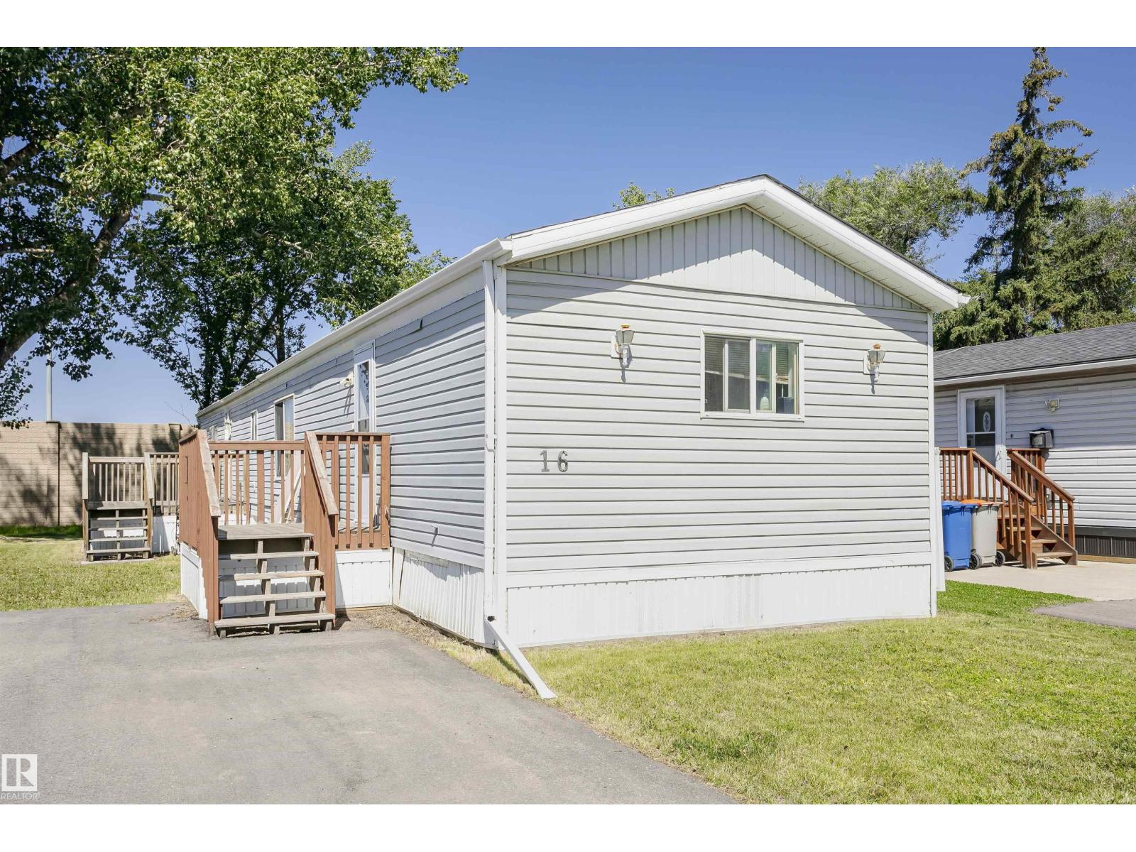 16 Willow Park Ests, Leduc, AB T9E 5P8