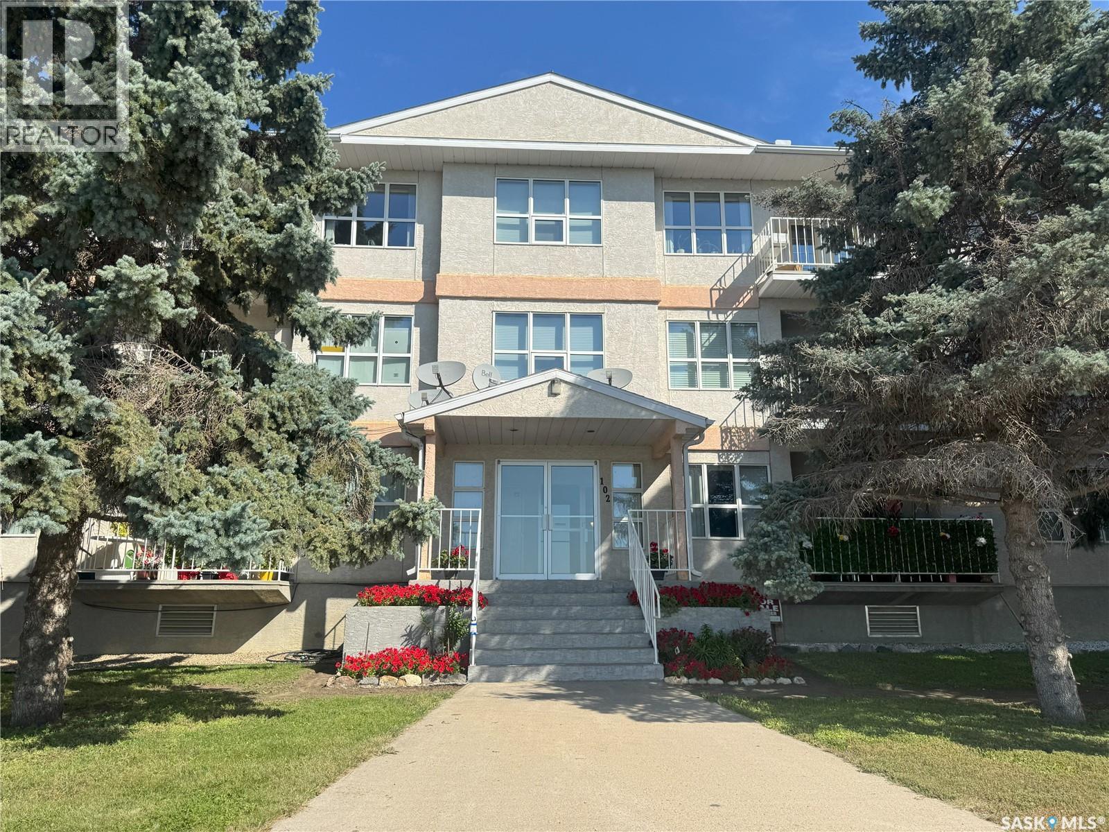 102 1st Avenue Unit 103, Caronport, SK S0H 0S0