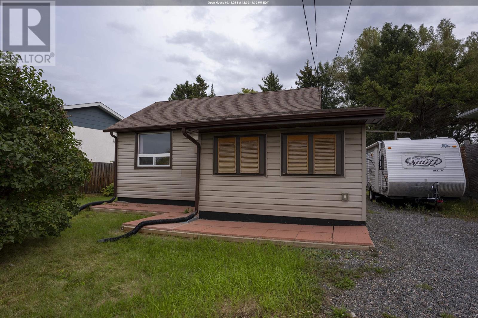 1408 Forest St, Thunder Bay, ON P7C 2X2