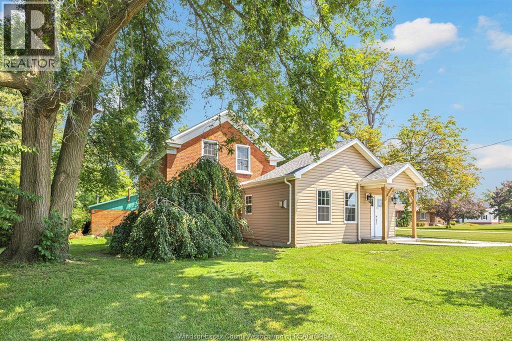 458 County Rd 34, Essex, ON N8M 1C1