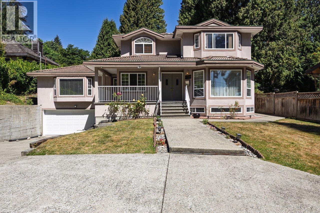 1224 E 14th St, North Vancouver, BC V7J 1K2