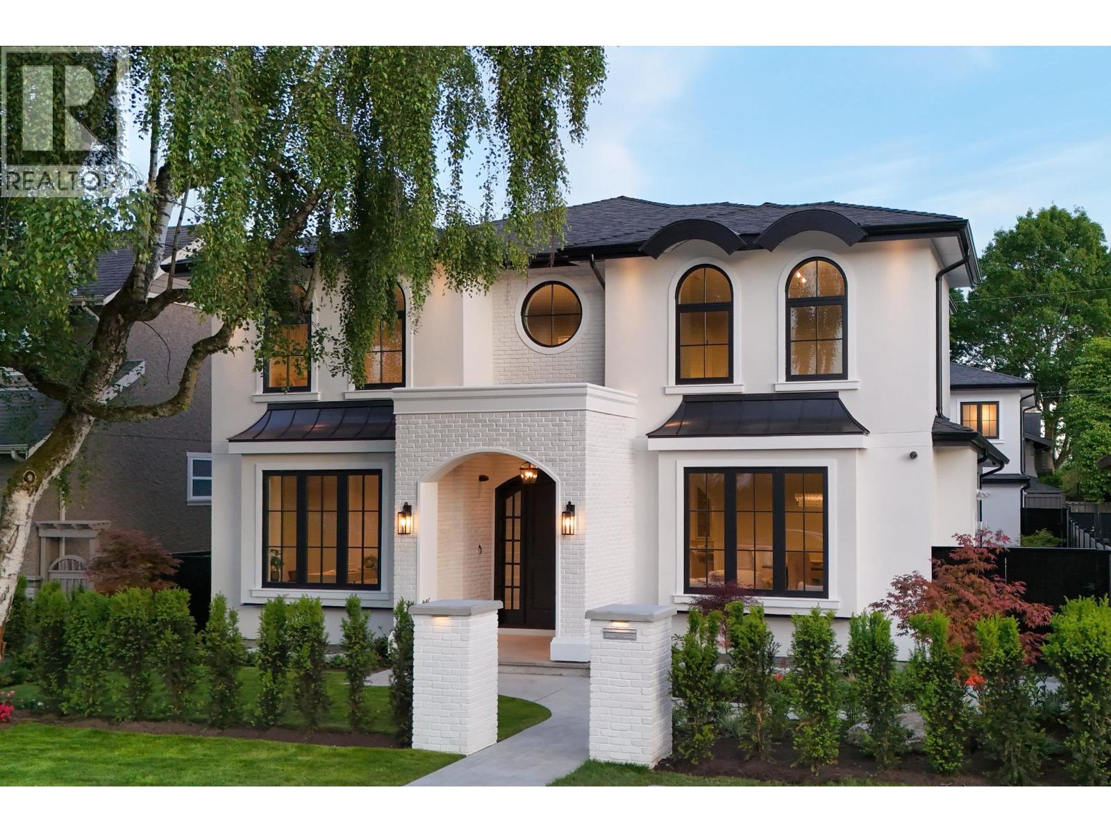 3970 Eton St, Burnaby, BC V5C 1J5