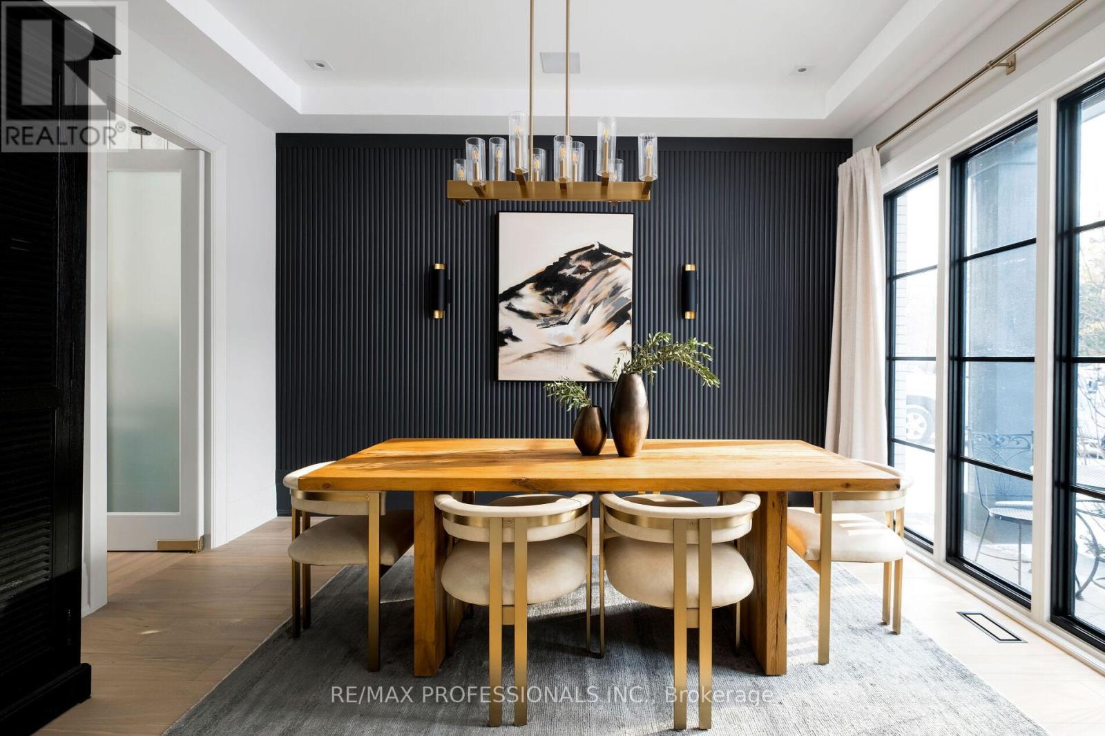 10 Shand Ave, Toronto, ON M8X 1T5