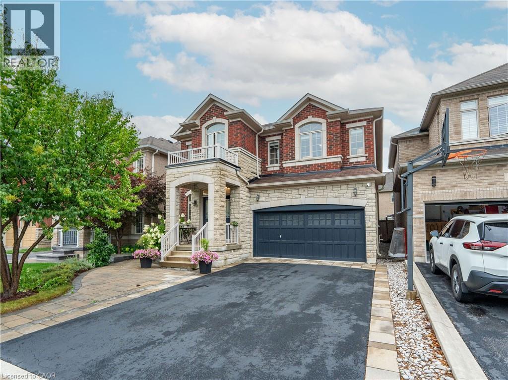 19 Mcknight Ave, Hamilton, ON L0R 2H7