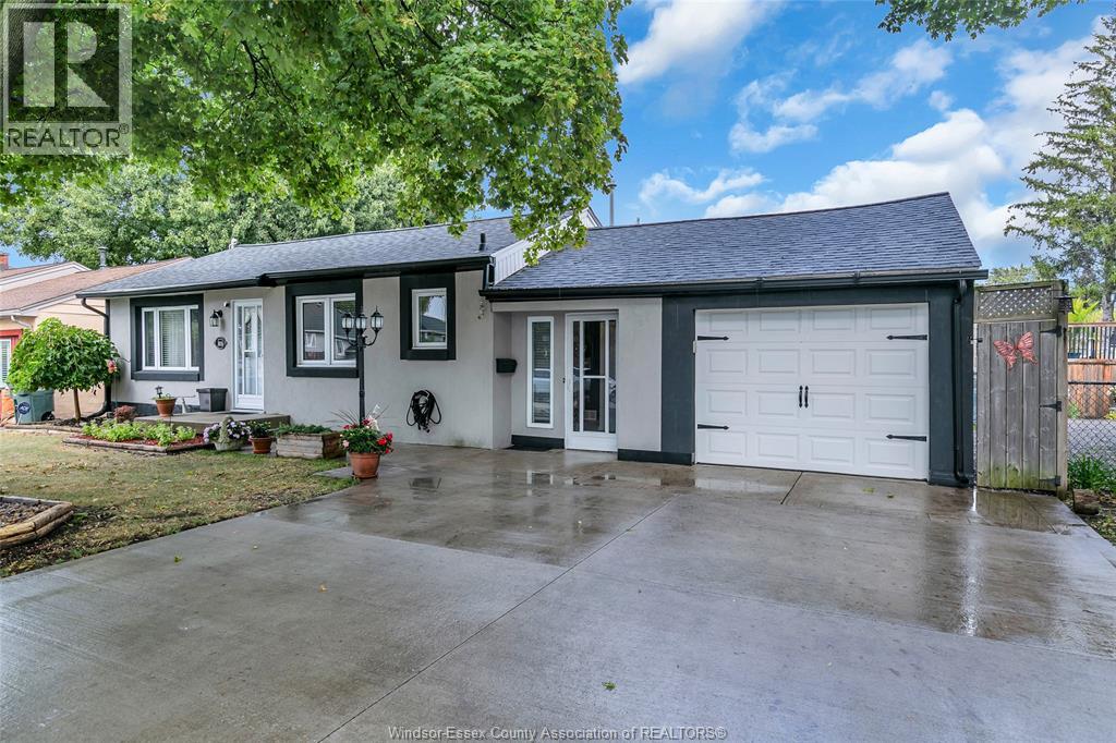 3016 Woodlawn Ave, Windsor, ON N8W 2H7
