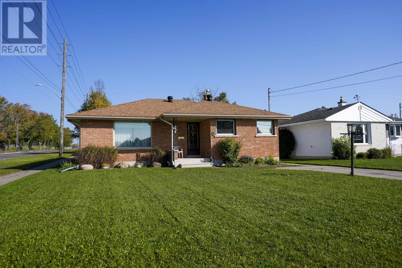 634 Hartland St, Thunder Bay, ON P7B 2E6