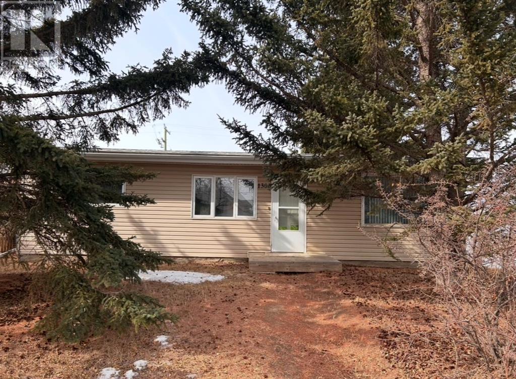 15 Street Unit 1306, Wainwright, AB T9W 1E9