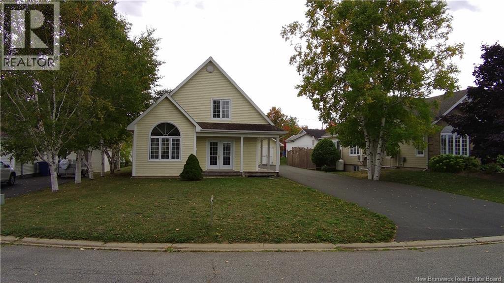 875 Roussy, Bathurst, NB E2A 4W5