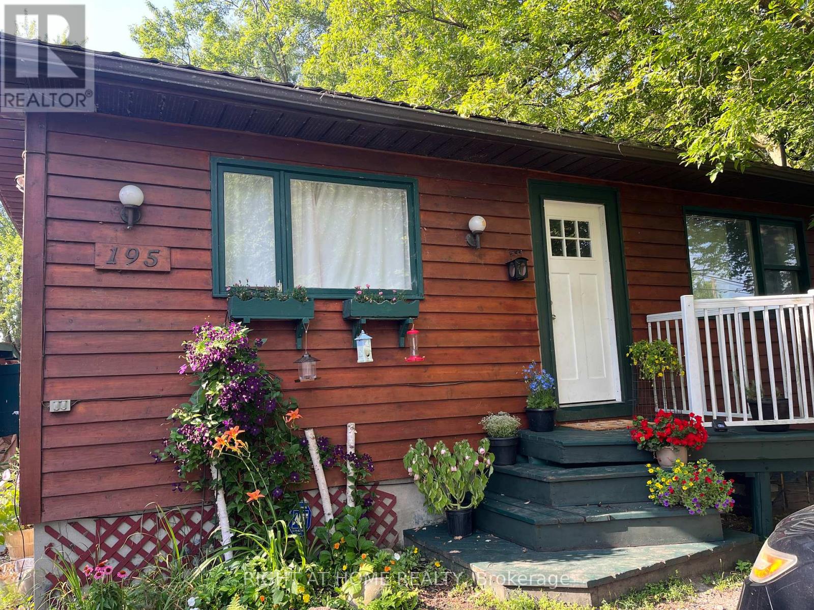 195 Lakeland Cres, Richmond Hill, ON L4E 3A4