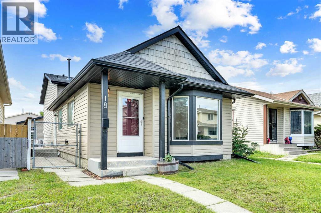 18 Erin Ridge Rd SE, Calgary, AB T2B 2W8