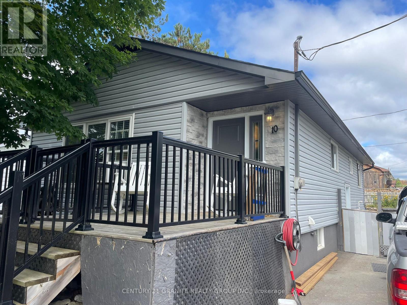 10 Magnolia St, Highlands East, ON K0L 1M0