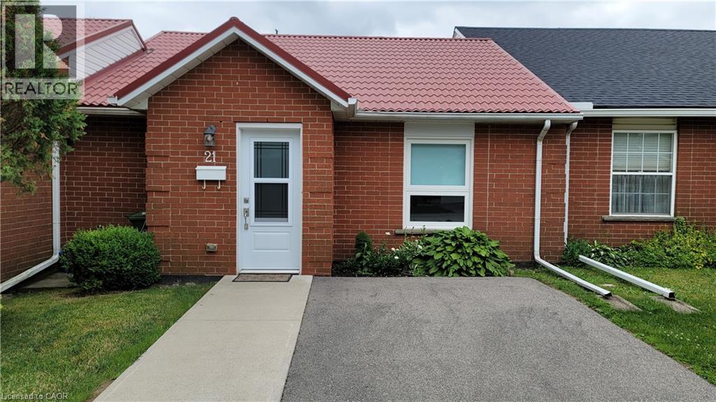 21 Bishop Sherlock Ln, Hamilton, ON L9B 2S5
