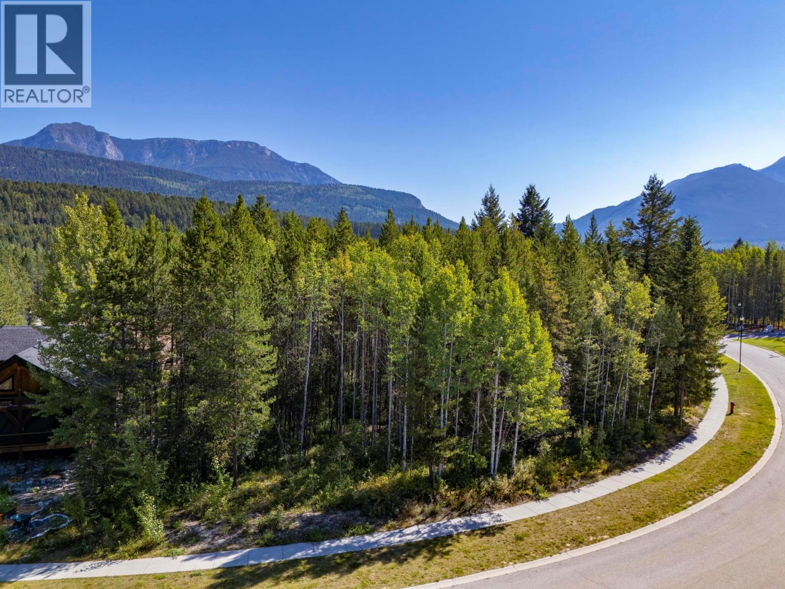 1528 Quartz Cres, Golden, BC V0A 1H2