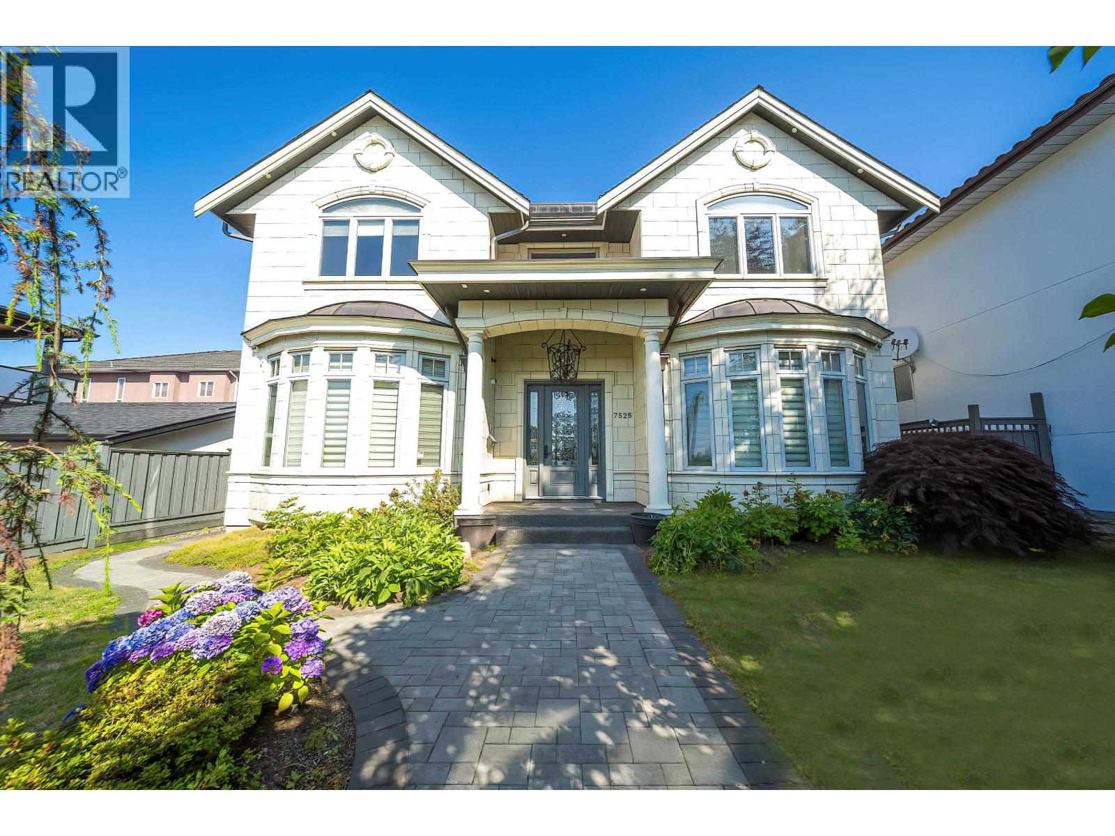 7525 13th Avenue, Burnaby, BC V3N 2E3