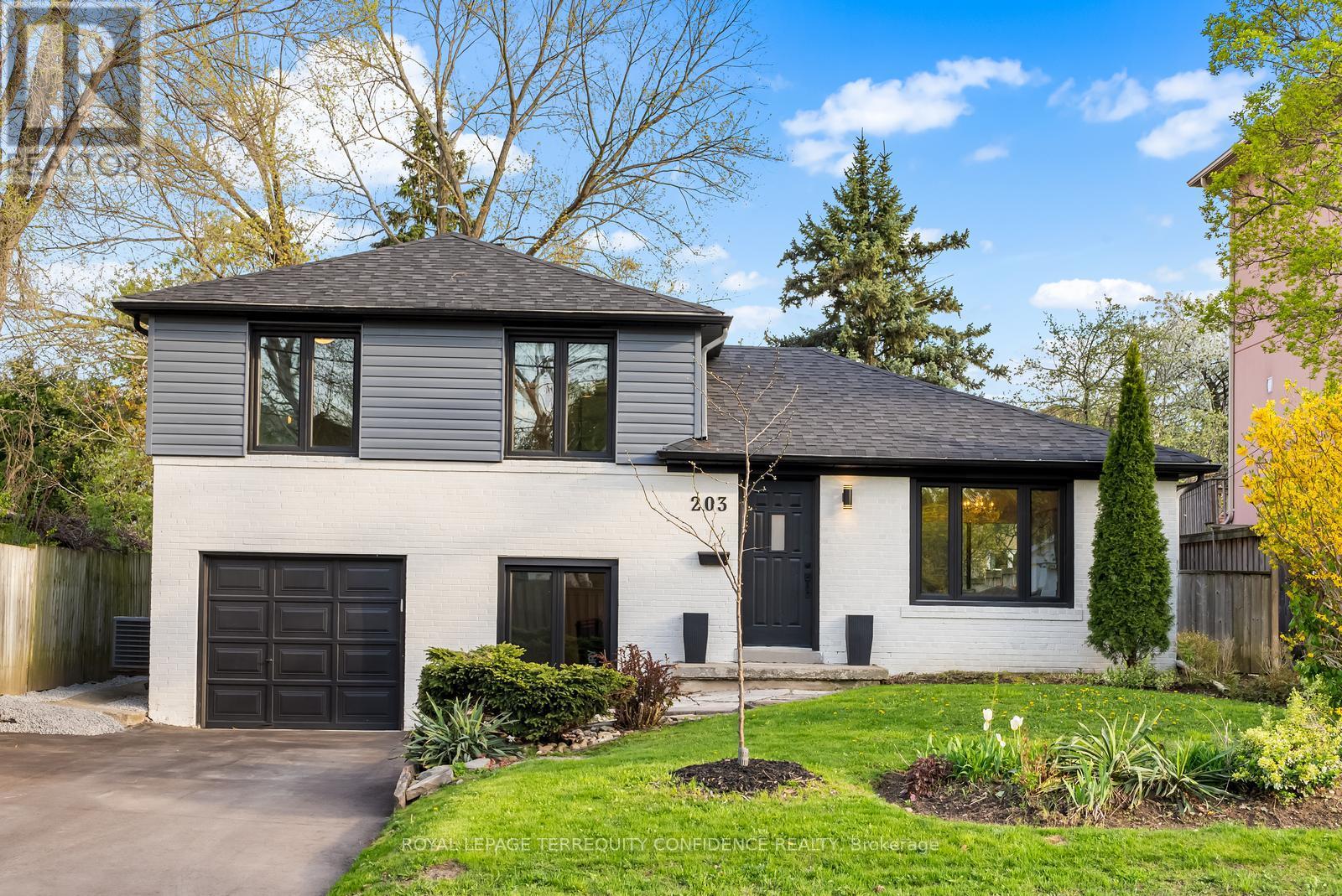 203 Churchill Ave, Toronto, ON M2R 1E2