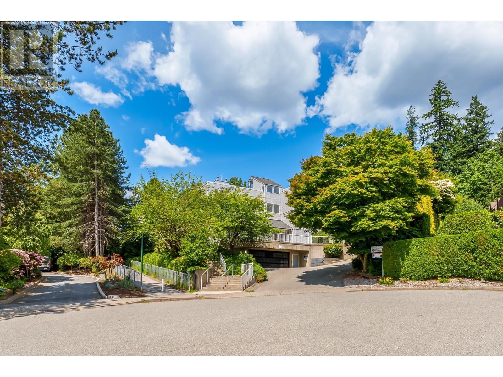 2733 Atlin Place Unit 404, Coquitlam, BC V3C 5B1