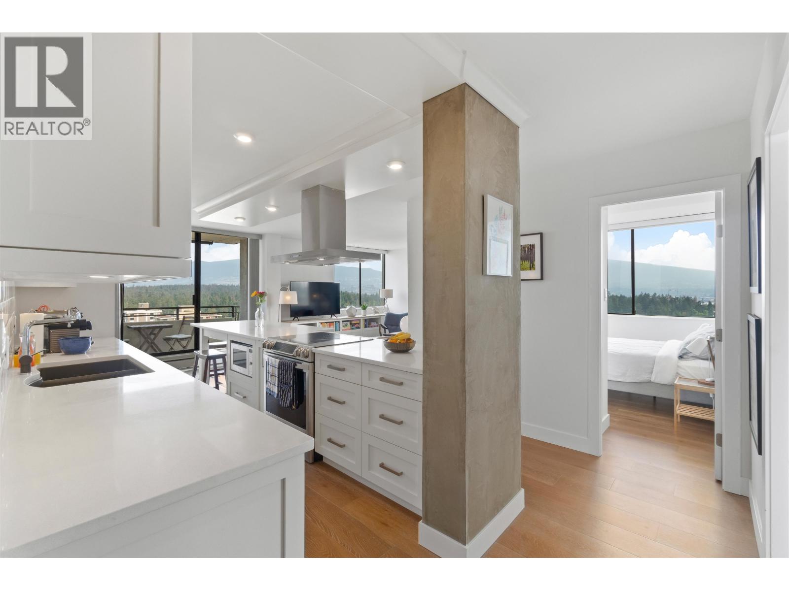 1816 Haro Street Unit 2204, Vancouver, BC V6G 2Y7