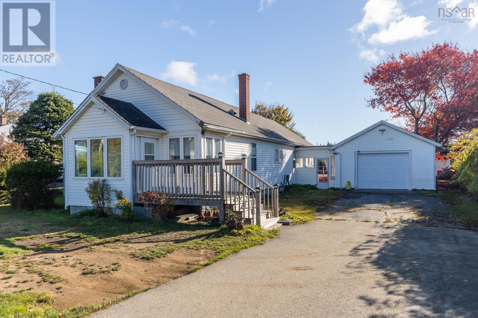 752 Highway 1, Yarmouth, NS B5A 4A5