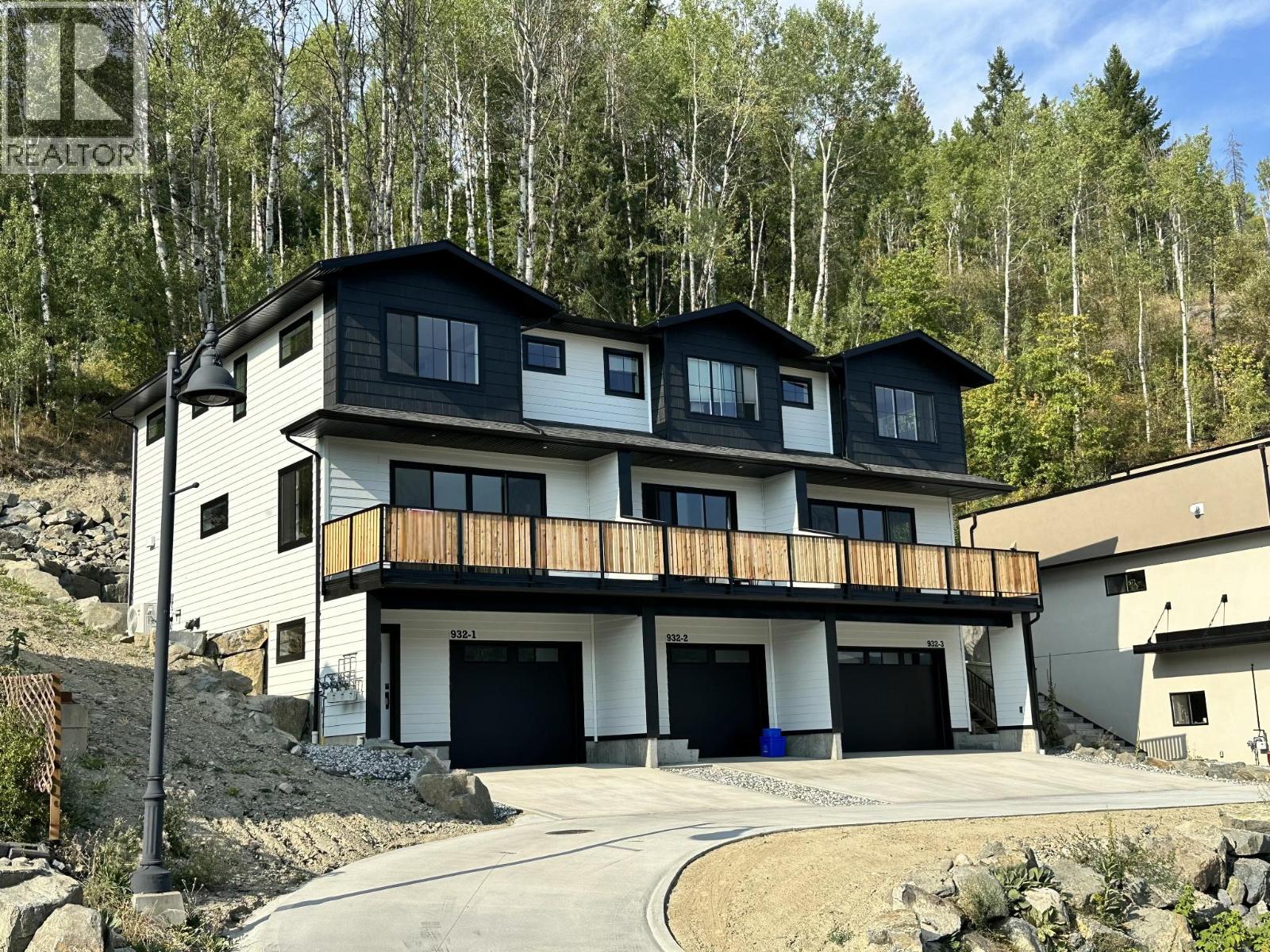 932 Redstone Dr #-1, Rossland, BC V0G 1Y0
