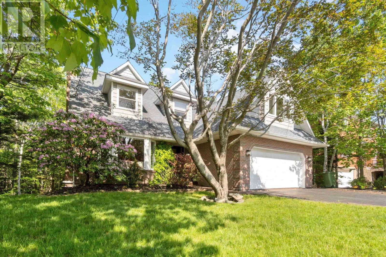 47 Rockhaven Dr, Halifax, NS B3M 4C8