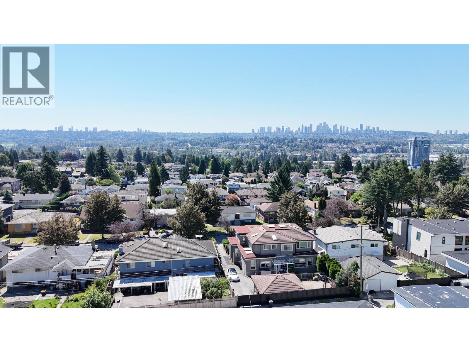 6262 Kitchener St, Burnaby, BC V5B 2J4