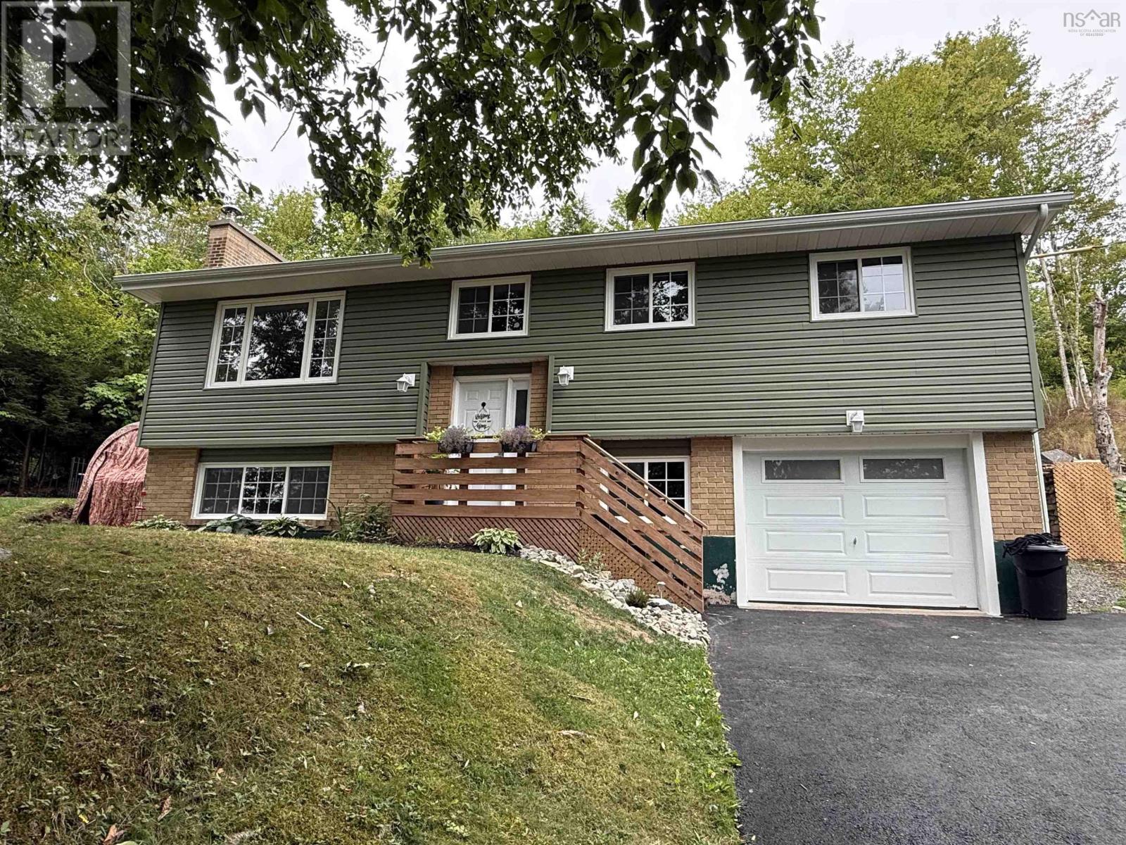 37 Echo Forest Dr, Lake Echo, NS B3E 1A2