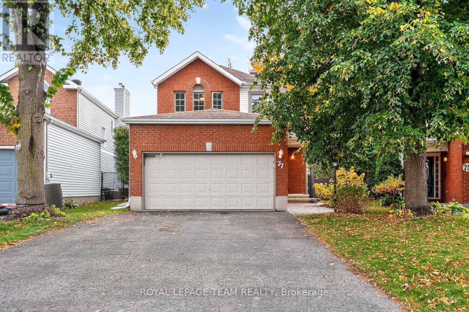 77 Armagh Way, Ottawa, ON K2J 4C1