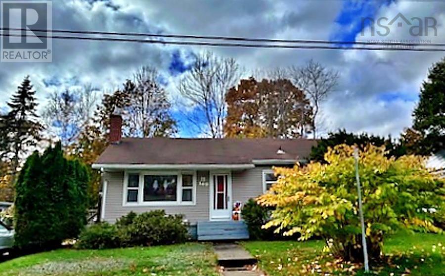 169 Crescent St, Bridgewater, NS B4V 1L1