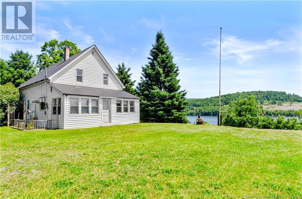 676 Otis Dr, Nackawic, NB E6G 1H1