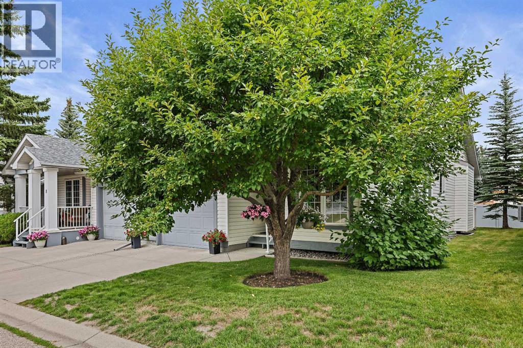 10 Douglasview Park SE, Calgary, AB T2Z 2R9