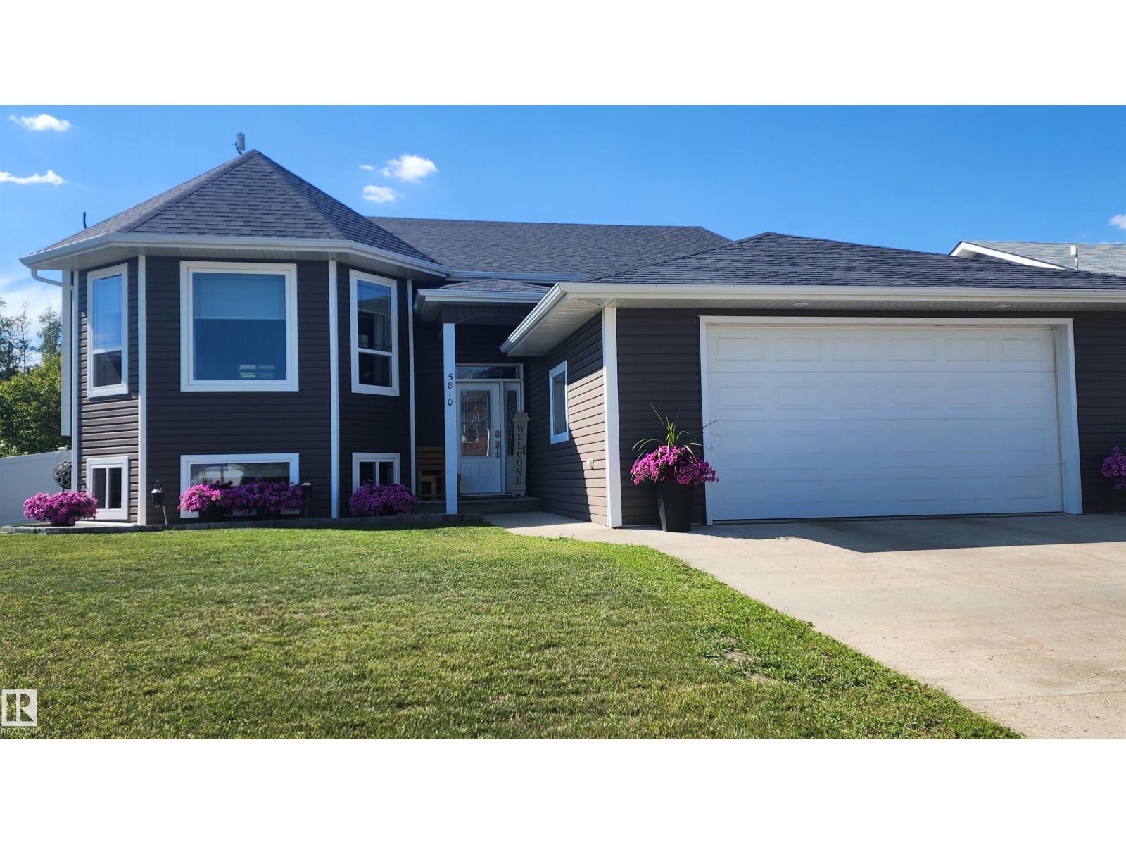 5810 Centennial Dr, Elk Point, AB T0A 1A0