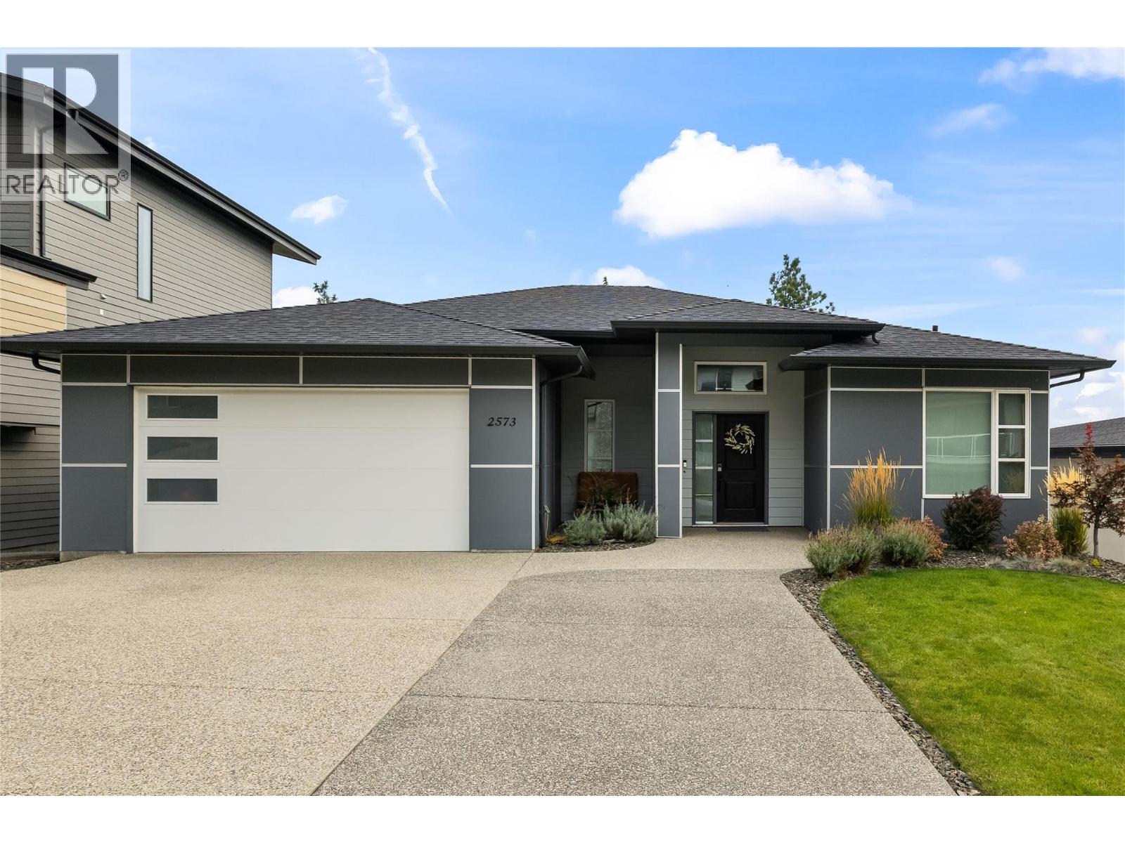 2573 Crown Crest Dr, West Kelowna, BC V4T 3N3