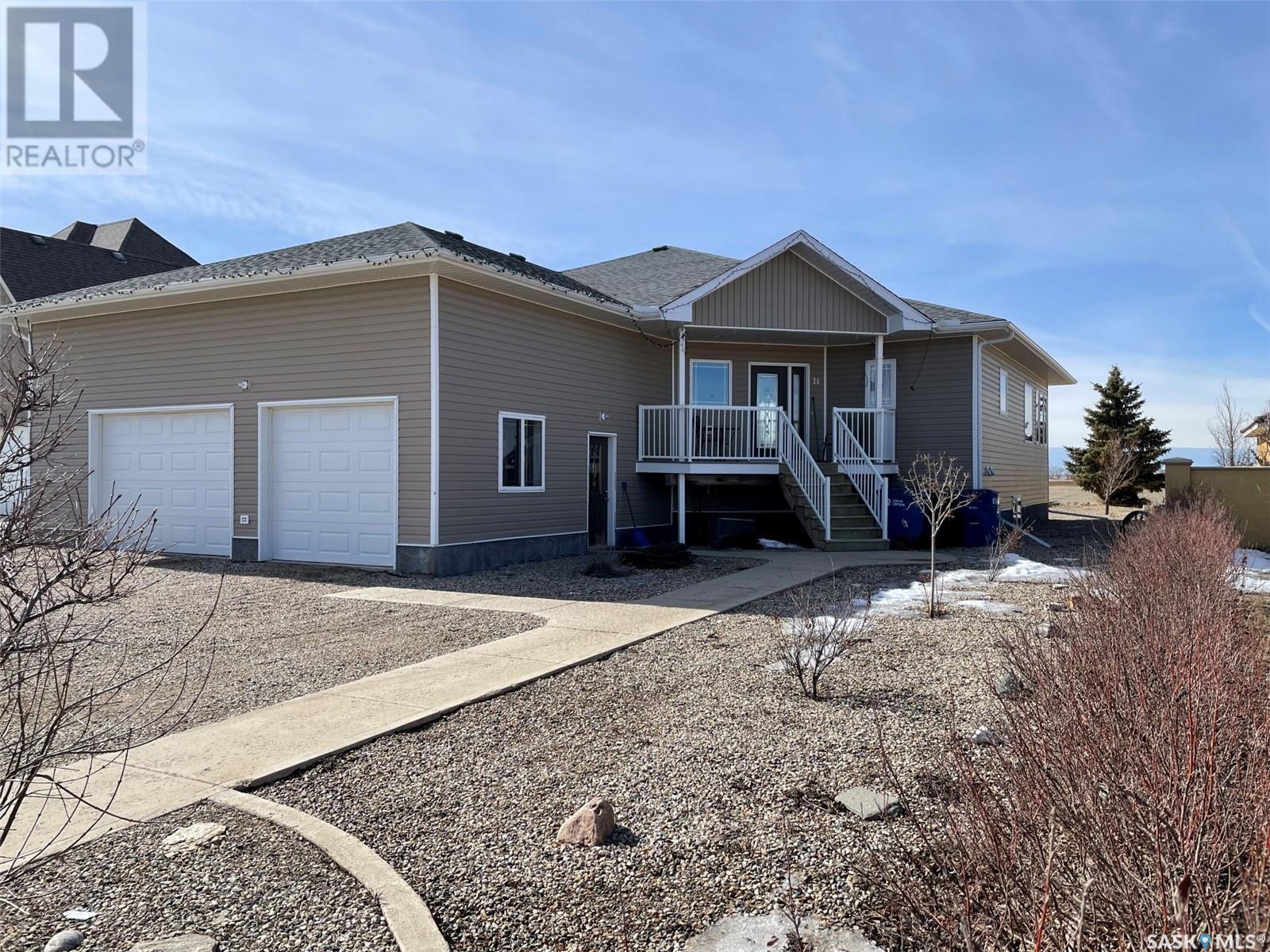 14 Somerset St, Gravelbourg, SK S0H 1X0