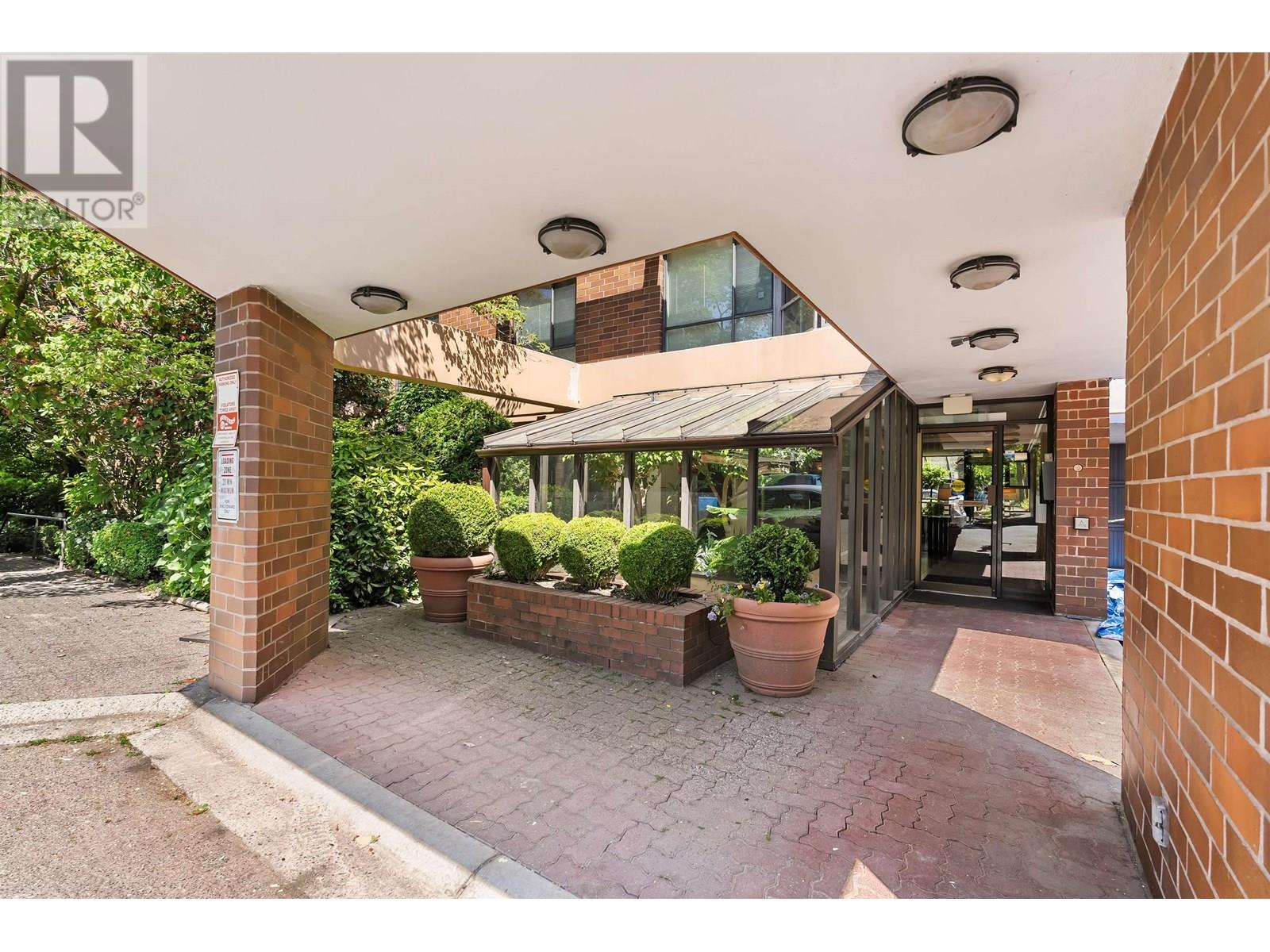3905 Springtree Drive Unit 102, Vancouver, BC V6L 3E2