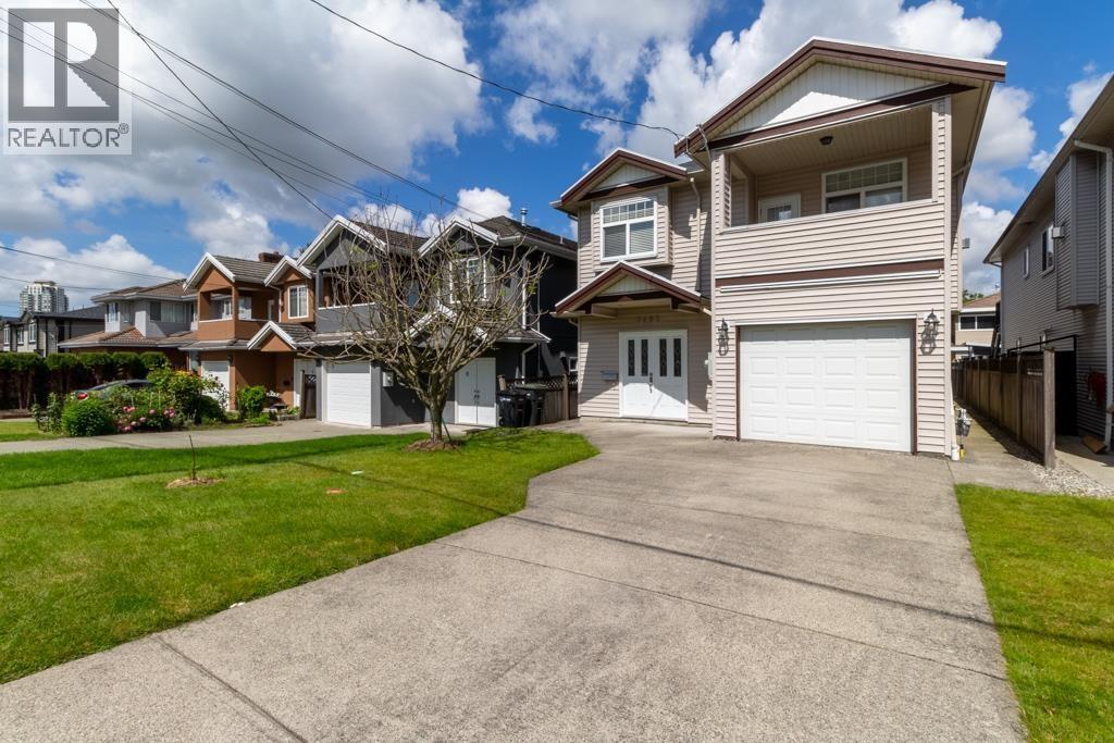 7487 Rosewood St, Burnaby, BC V5E 2G6
