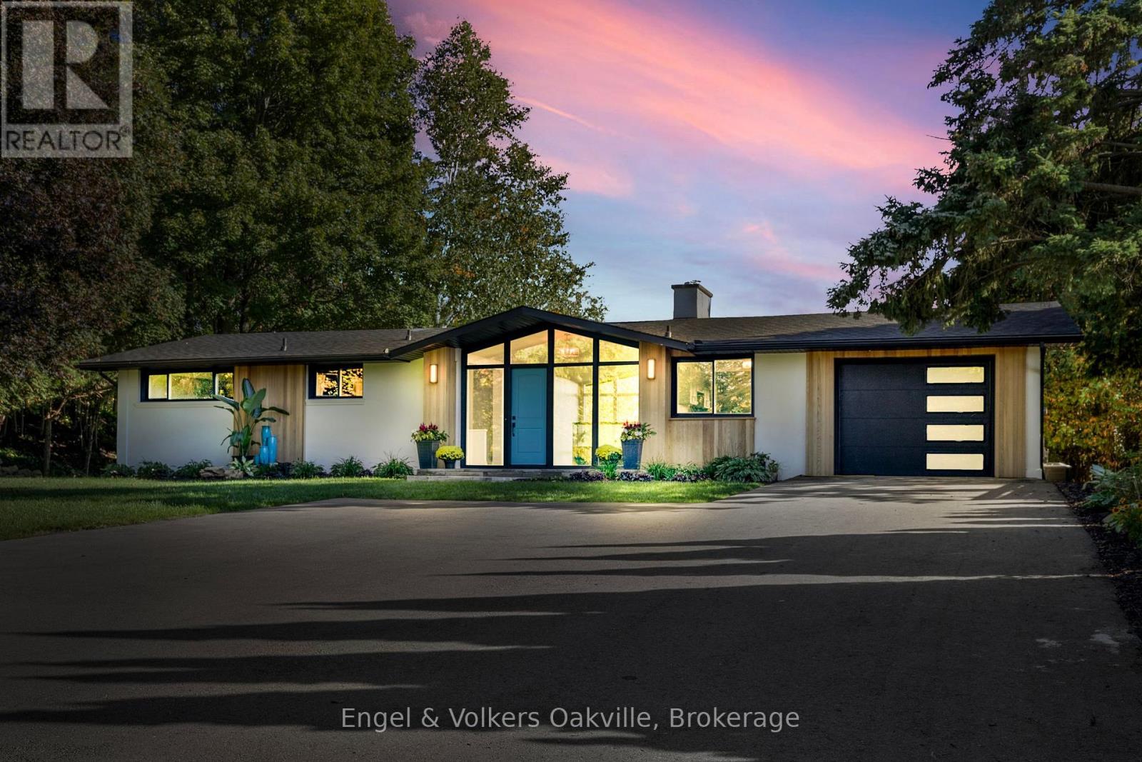 50 Oak Ave, Hamilton, ON L9H 4Y9