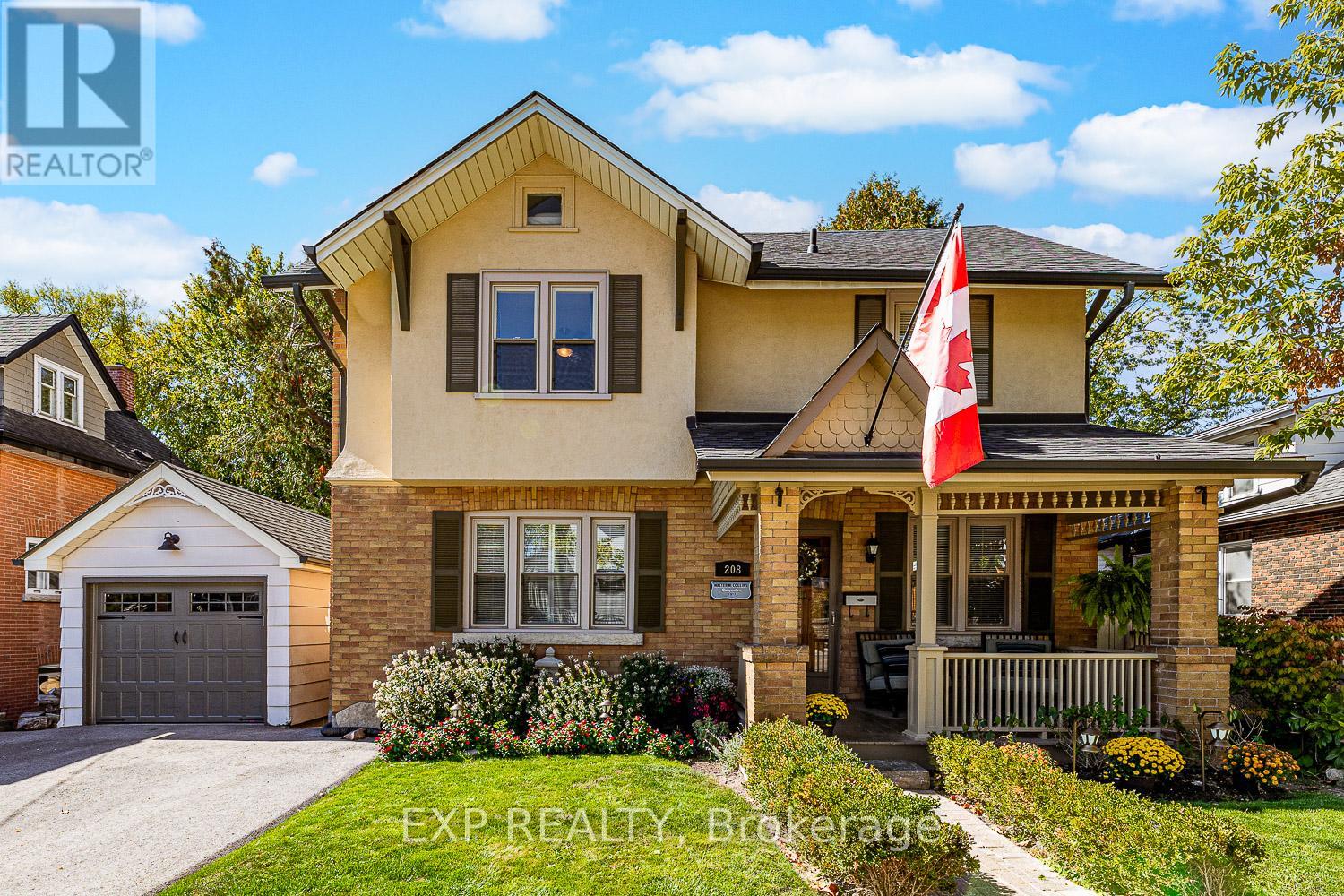208 Lorne Ave, Newmarket, ON L3Y 4K2