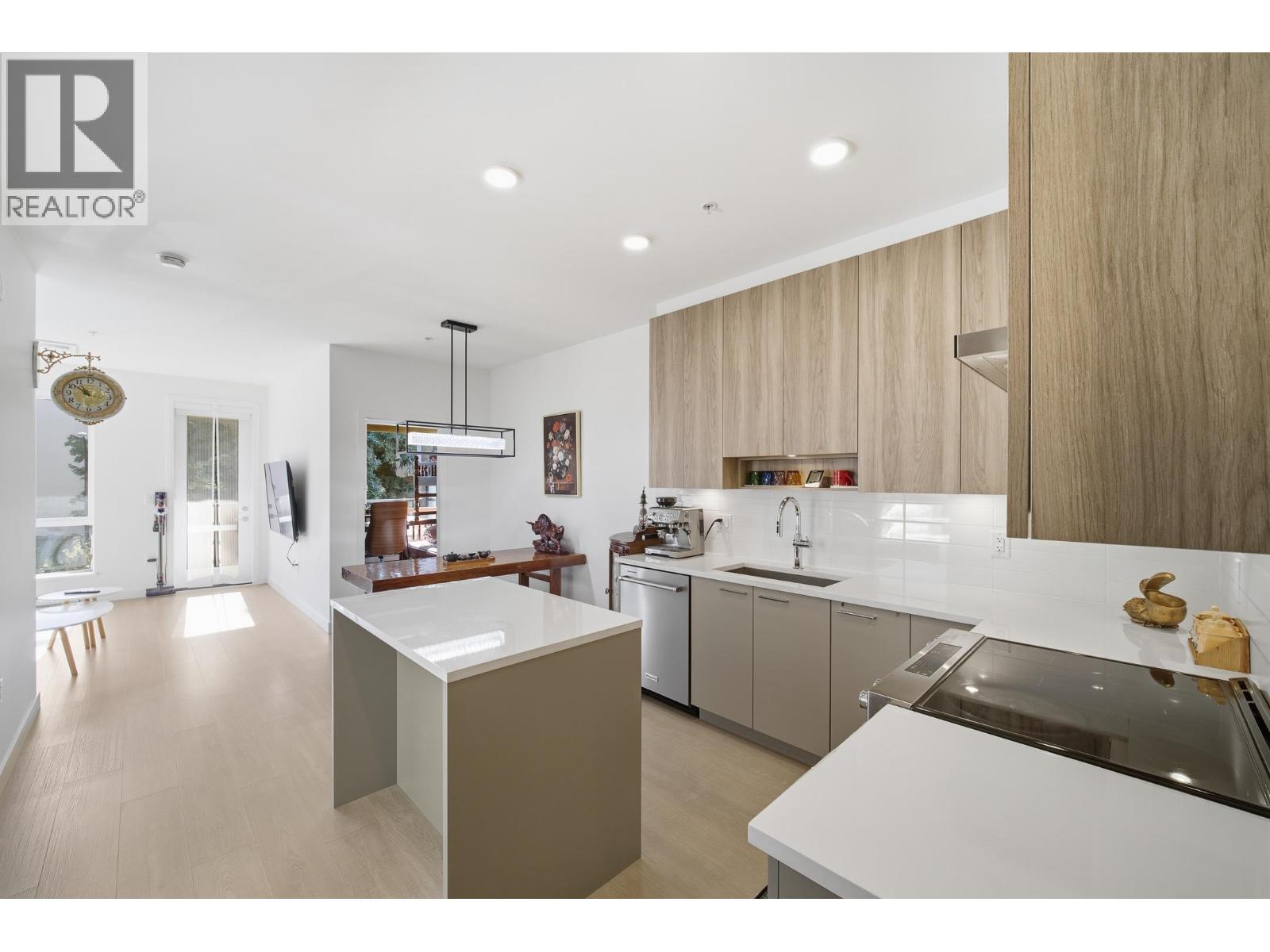 7588 16th Street Unit 309, Burnaby, BC V3N 0H8