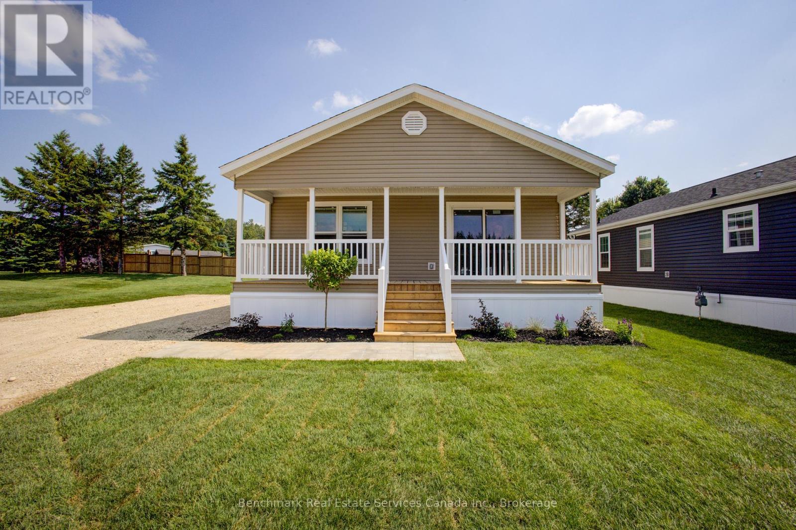 210 Spruce Dr, West Grey, ON N4N 3B8