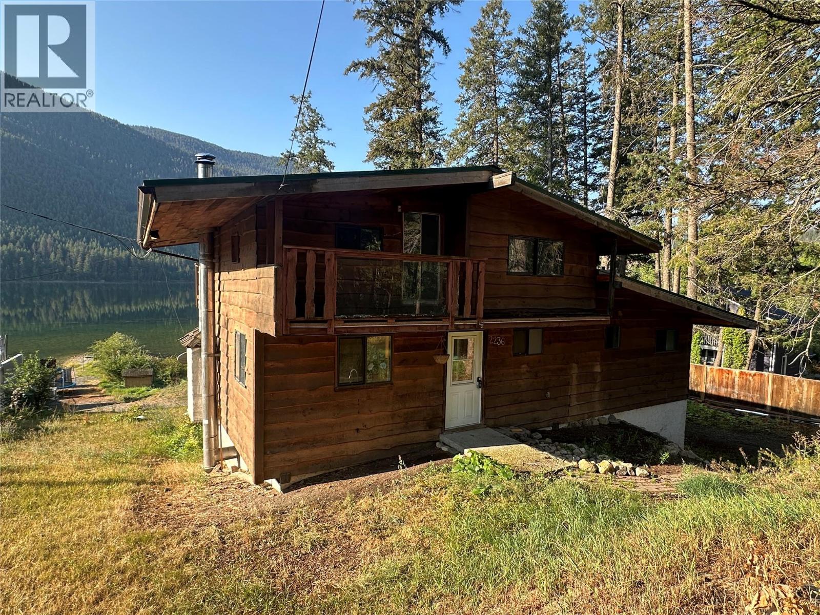 2236 Ojibway Rd, Kamloops, BC V2H 1P9