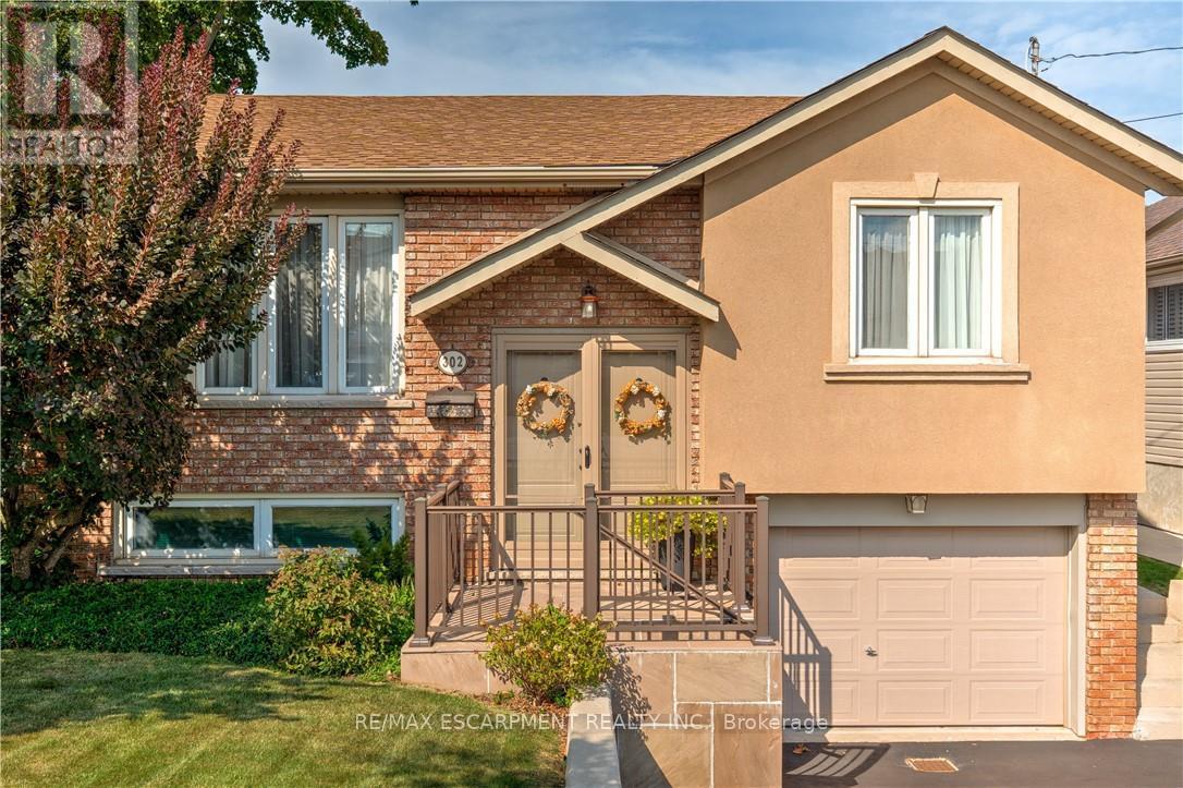 302 Highridge Ave, Hamilton, ON L8E 3W3